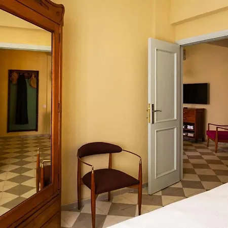 Ayvalık Merkezde Bahçe Kullanımlı