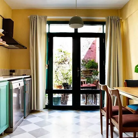 아파트 Merkezde Bahce Kullanimli *